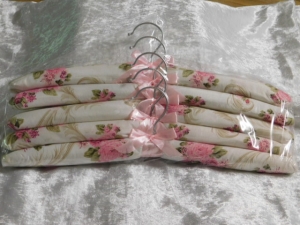 Satin Coat Hangers Pack 5 Floral 4